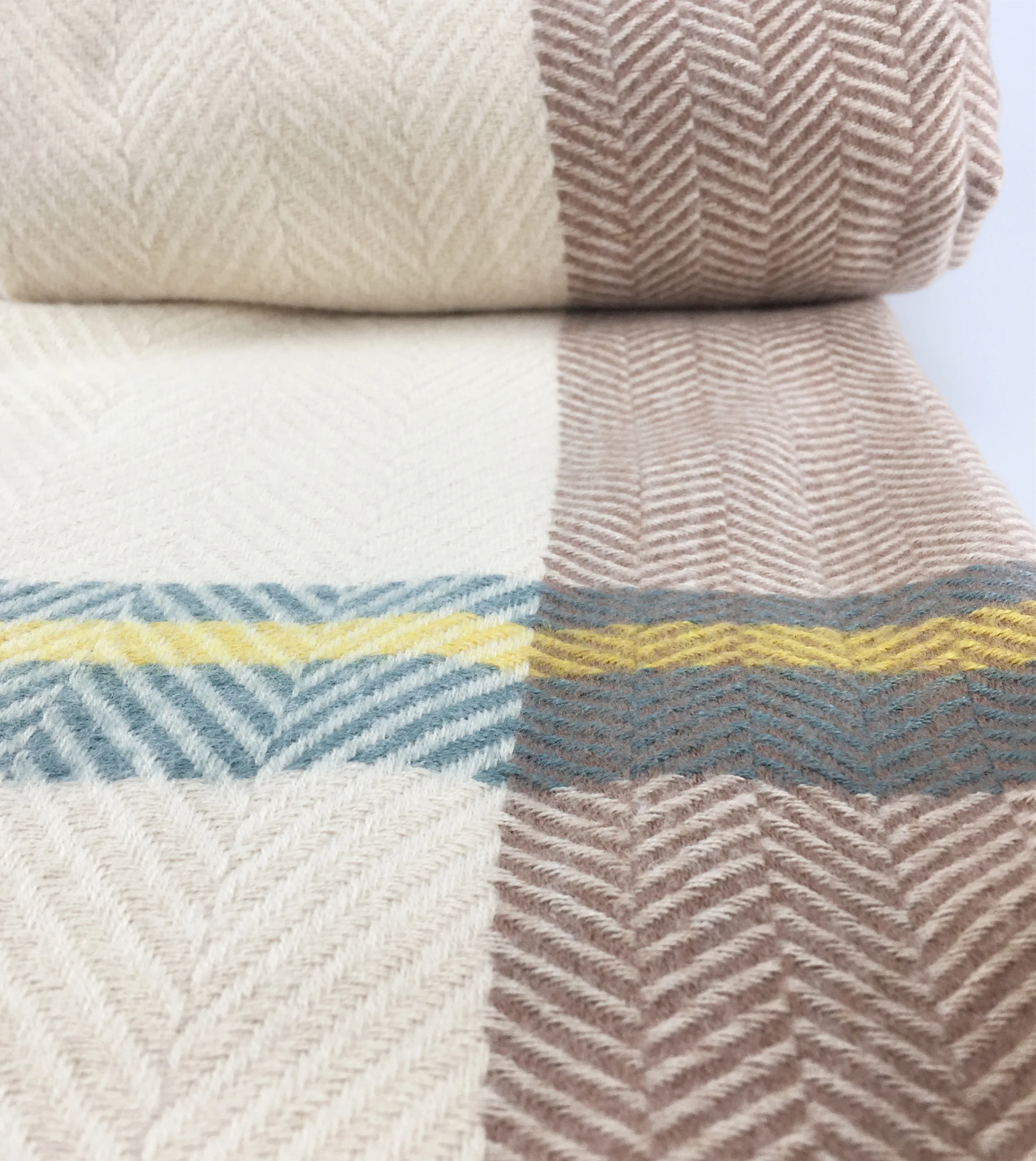 2024 New arrival Ladies Soft Plush Pompom Scarves Shawls Wholesale Winter Warm Women Korean fashion female Scarf For Girls