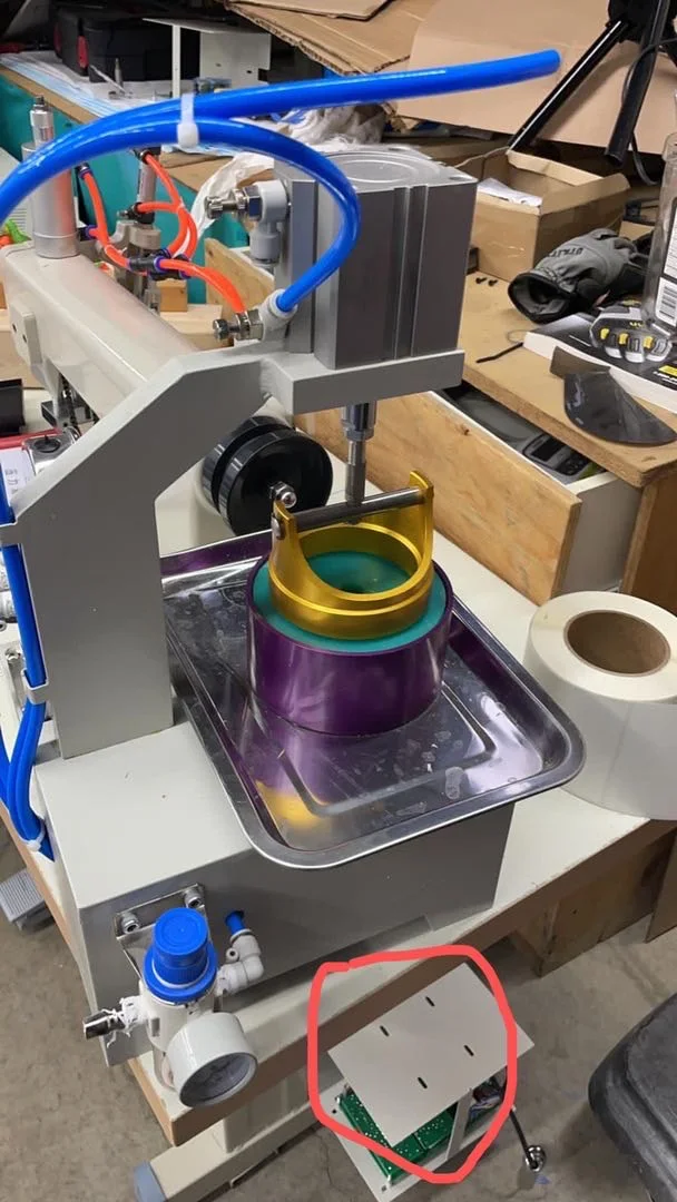 Water pressure testing machine for clothes tape sealing