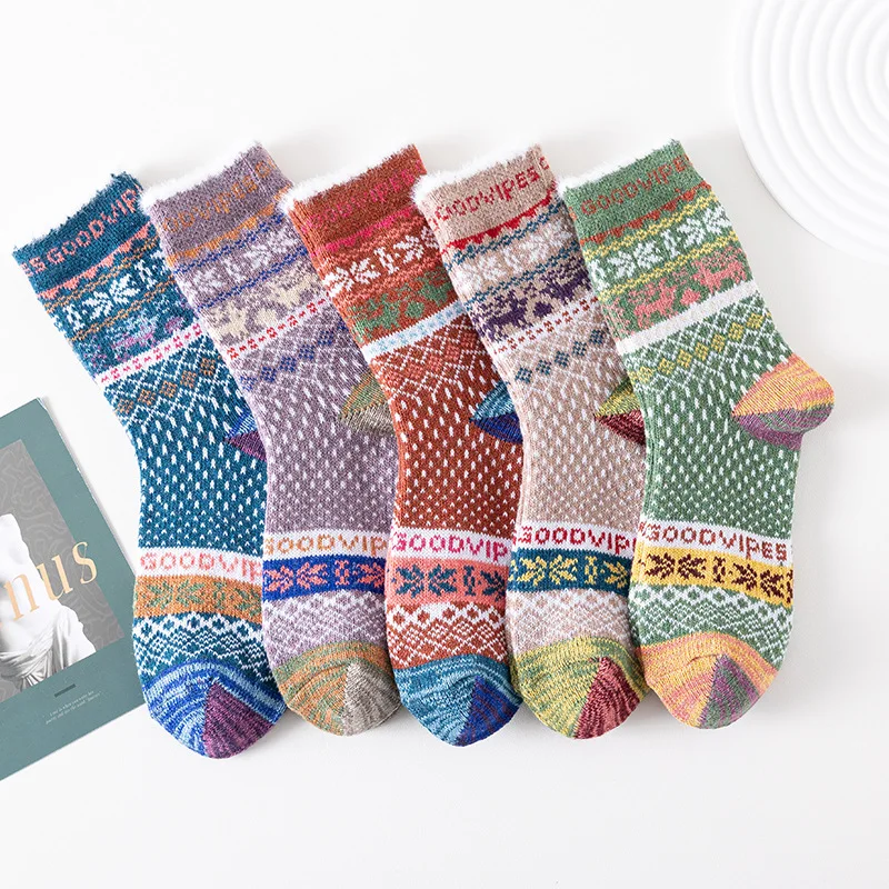 2023 New Design Ladies Warm Fuzzy Wool Thick Warm Wholesale High Quality Winter Socks For Women