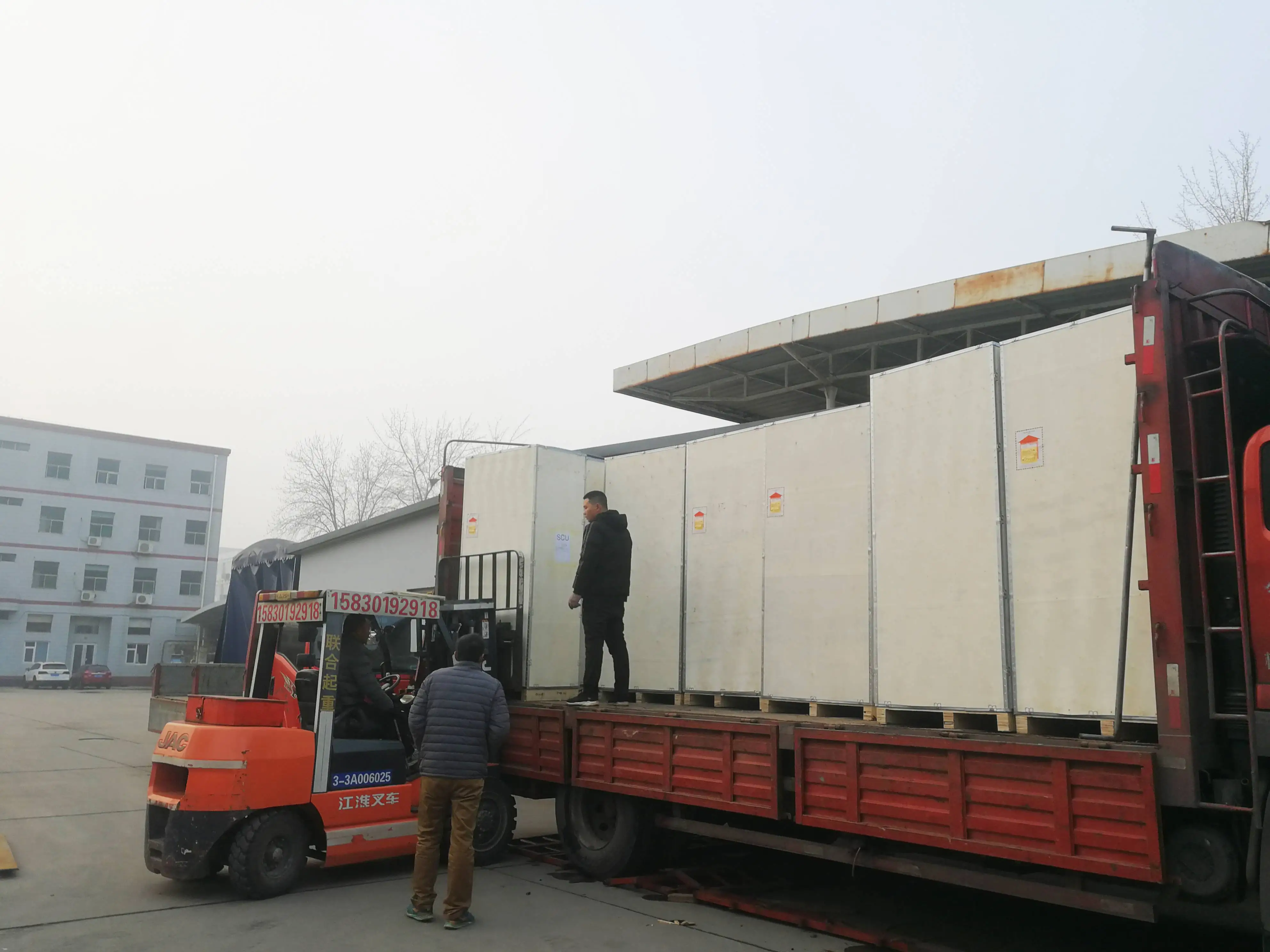SCU Hybrid Power Solution Renewable Energy Solar Wind Storage System /