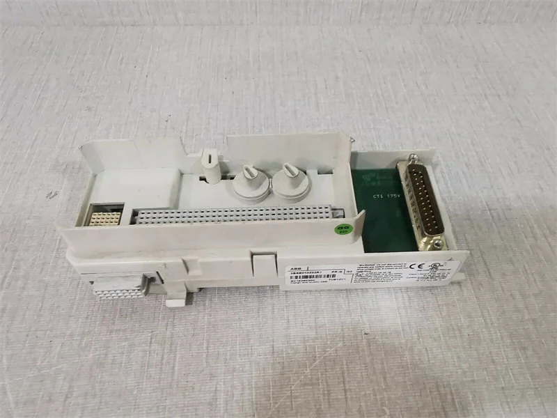 TU812V1 3BSE013232R1  is a 50 V compact module termination unit (MTU) for the S800 I/O system with 16 signal connections.