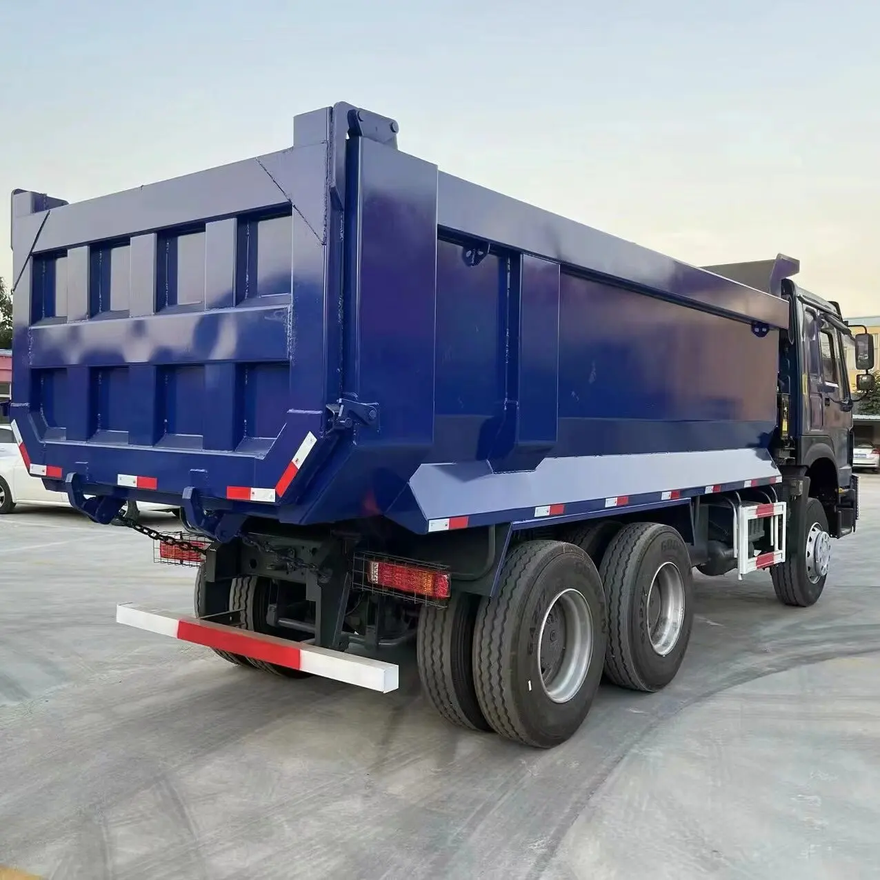 2022 КИТАЙСКИЙ Sinotruk Howo двухсторонний синий 6x4 50 тонн с самой низкой ценой самосвал для