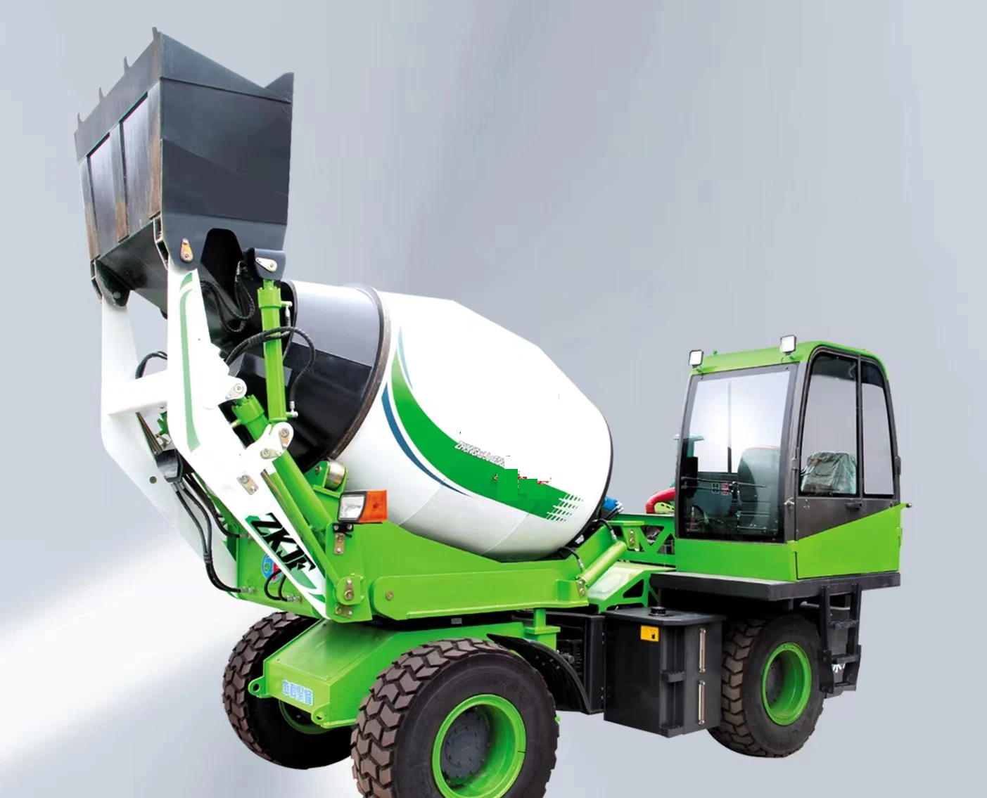 2.0 Cubic Meter Mobile Self-loading and Pump Trailer Feeding Self Loading Concrete Mixer Truck