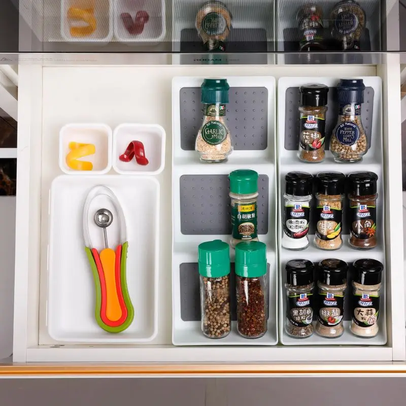 Stock wholesale kitchen use 3 tier divide rect platform plastic spice rack / organizer spices in drawer