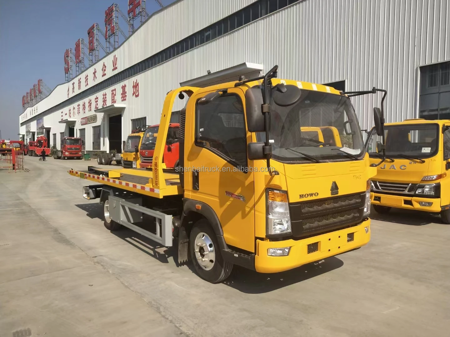 Hot Selling Light Duty Howo 4X2 6 Ton LHD/RHD Flatbed Wrecker Towing Truck Rollback Road Wreckers Tow Platform Trucks