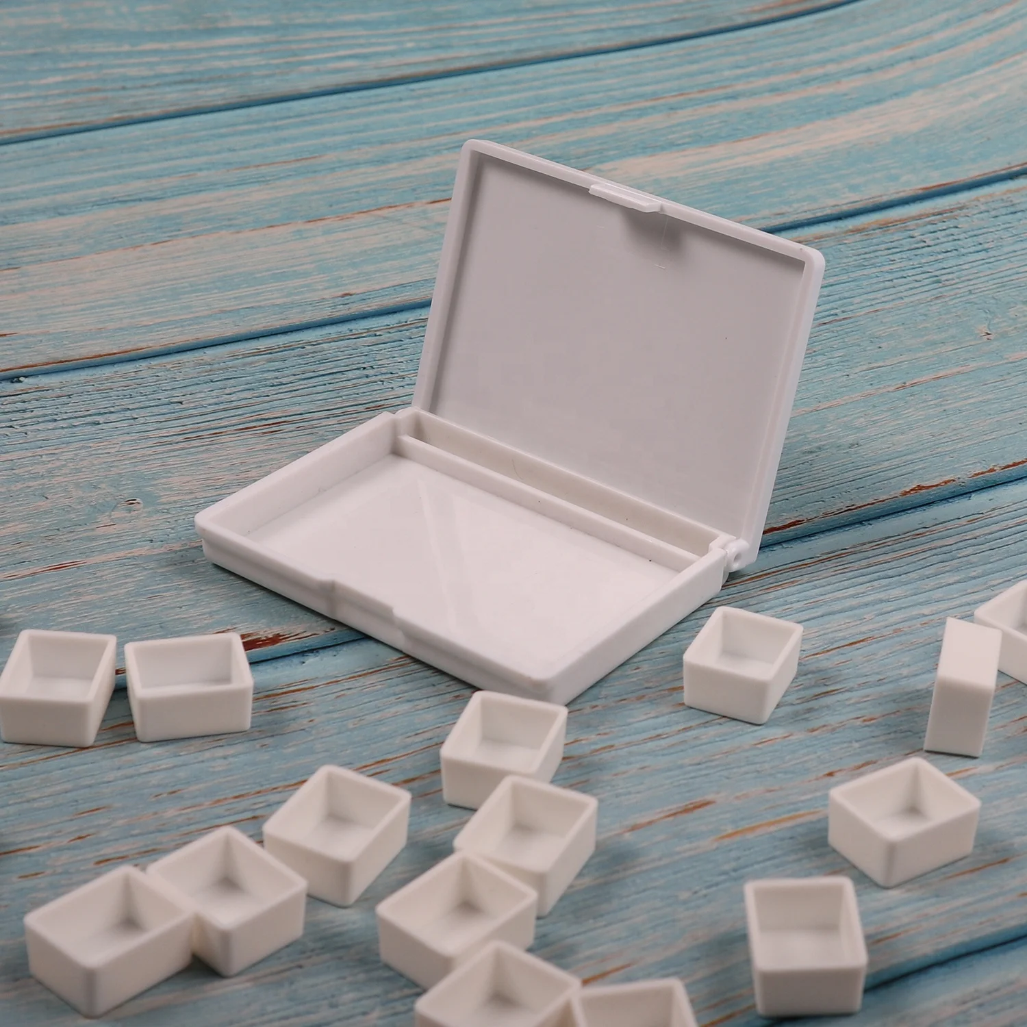 small empty watercolour plastic folding paint palette box for 12 watercolor half pan pigment block