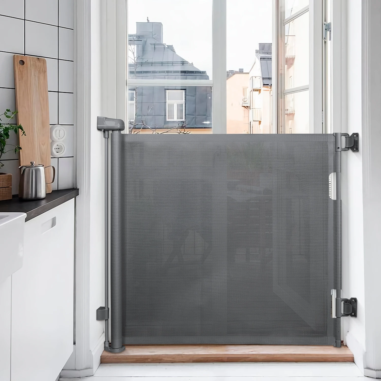 Wholesale Outdoor indoor Pets Child Safety Fence Retractable Baby Gate For Door Stairs Doorways