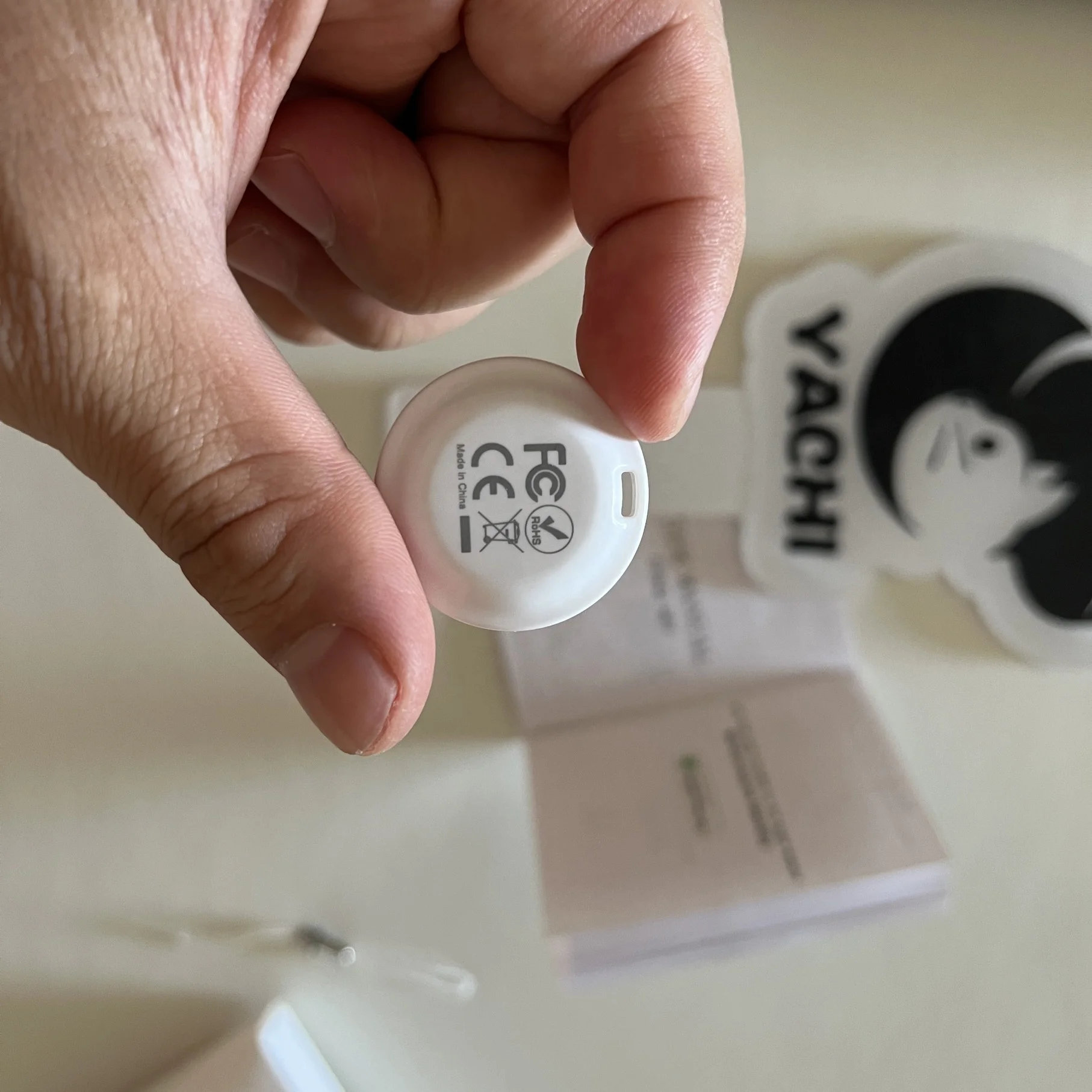 Compact and Versatile Mini GPS Tracker - Secure Your Cars, Keys, and Kids with Real-Time Monitoring
