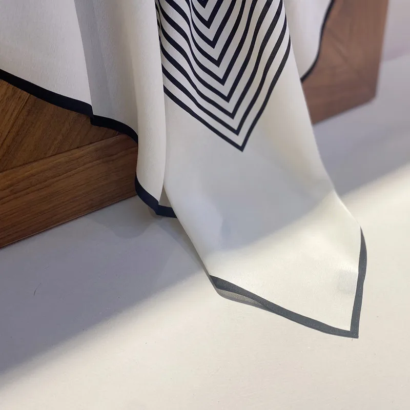 Silk Scarves 16mm Silk CDC Custom Designer Brand 90*90 Screen Printing Silk Scarves