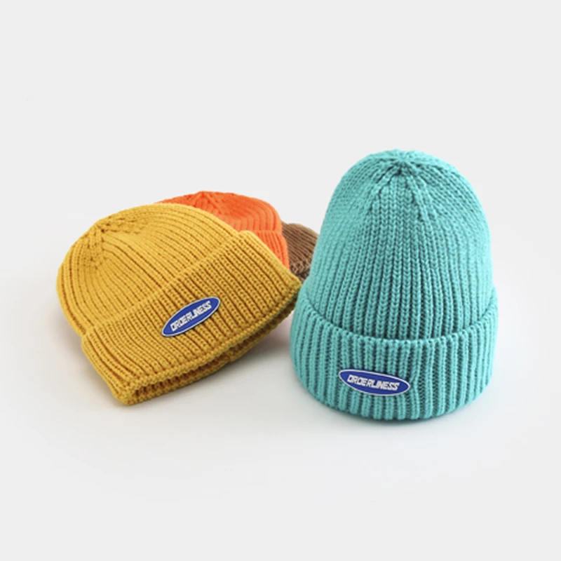 Акриловые шапки для бега на открытом воздухе, дизайнерские резиновые этикетки с пользовательским логотипом, теплые вязаные зимние шапки унисекс, модные шапки, шапки, шапки