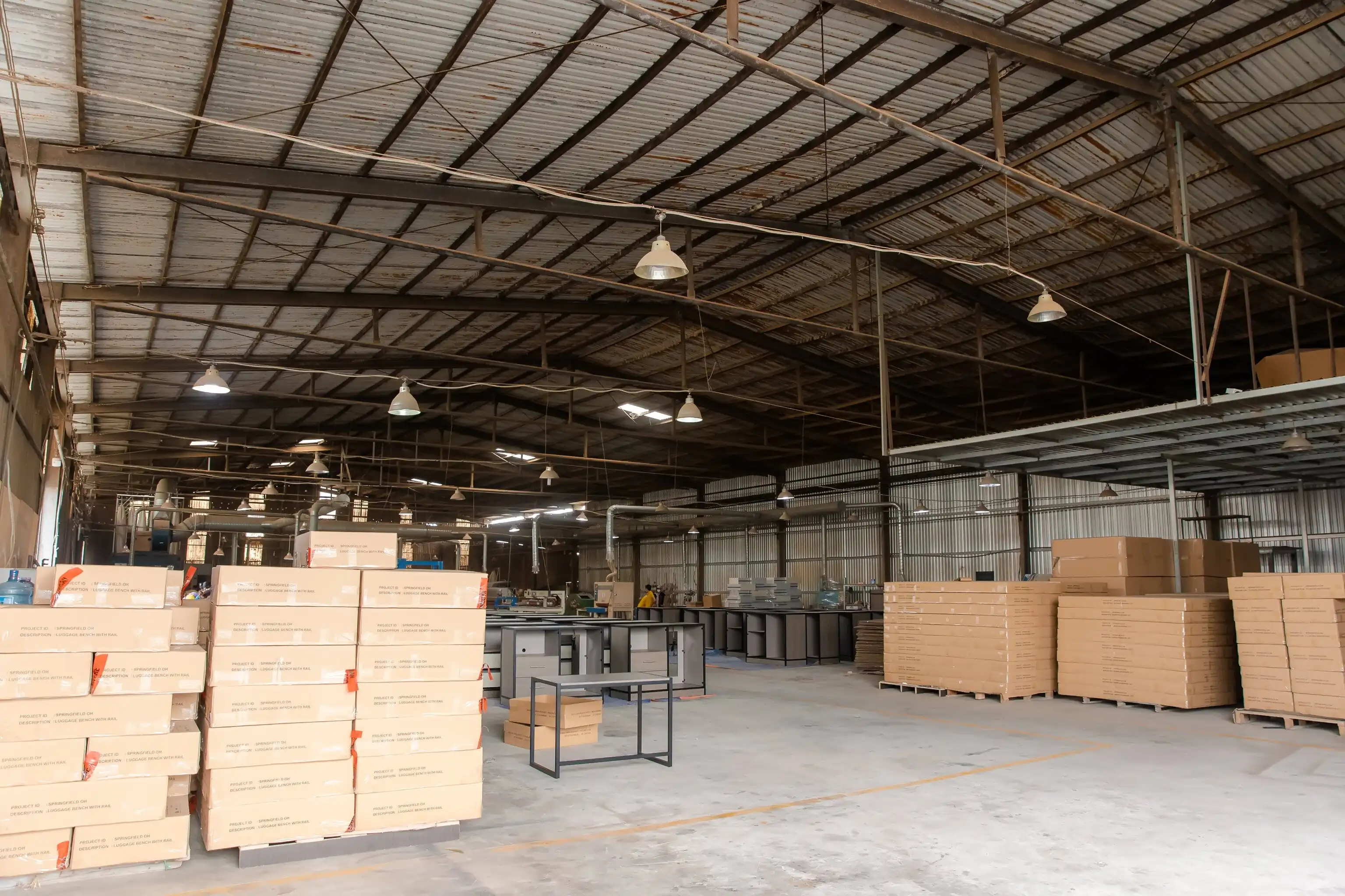 IHG Style Luxury Modern and Antique Bedroom Furniture Sets Customized King-Size Wood Bed for Home and Hotel Guest Houses