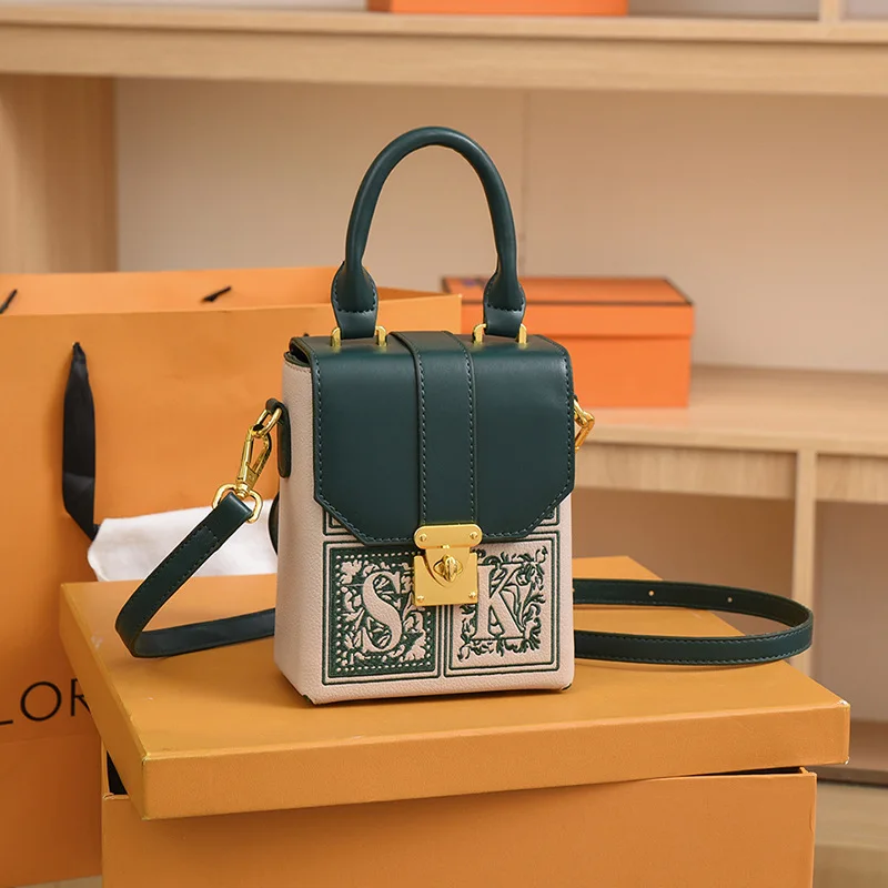 2022 New Style Fashion Women Leather Handbags Rhombus Shoulder Bag Chain Messenger Bag Small Square Bag