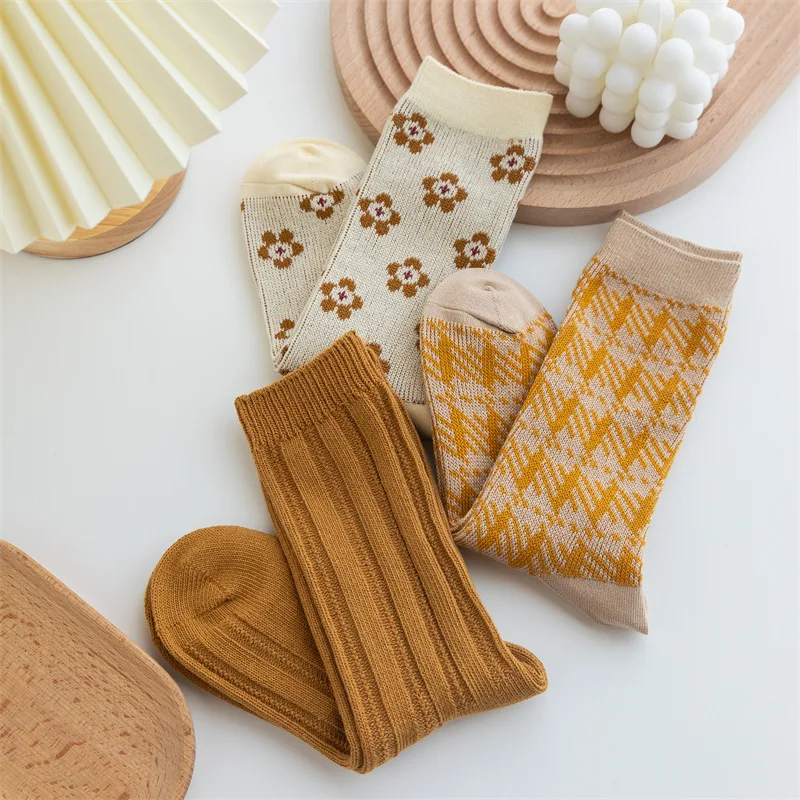 Новое поступление, вязаные носки средней длины в стиле древних путей, женские модные носки для осени и зимы