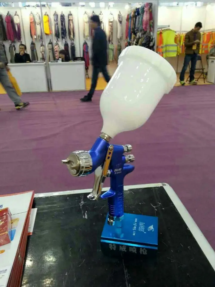 Save paint high efficiency Professional Experiences In automatic Tools Manufacturing spray gun  2k auto primer film finish paint