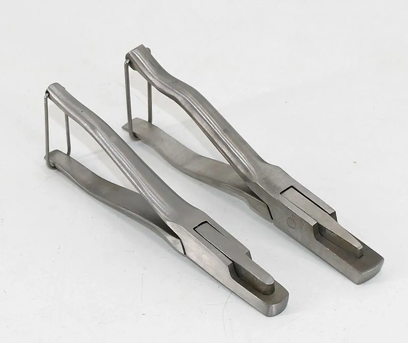 Stainless steel U-shaped V-shaped ear missing forceps pig marking forceps animal ear missing forceps