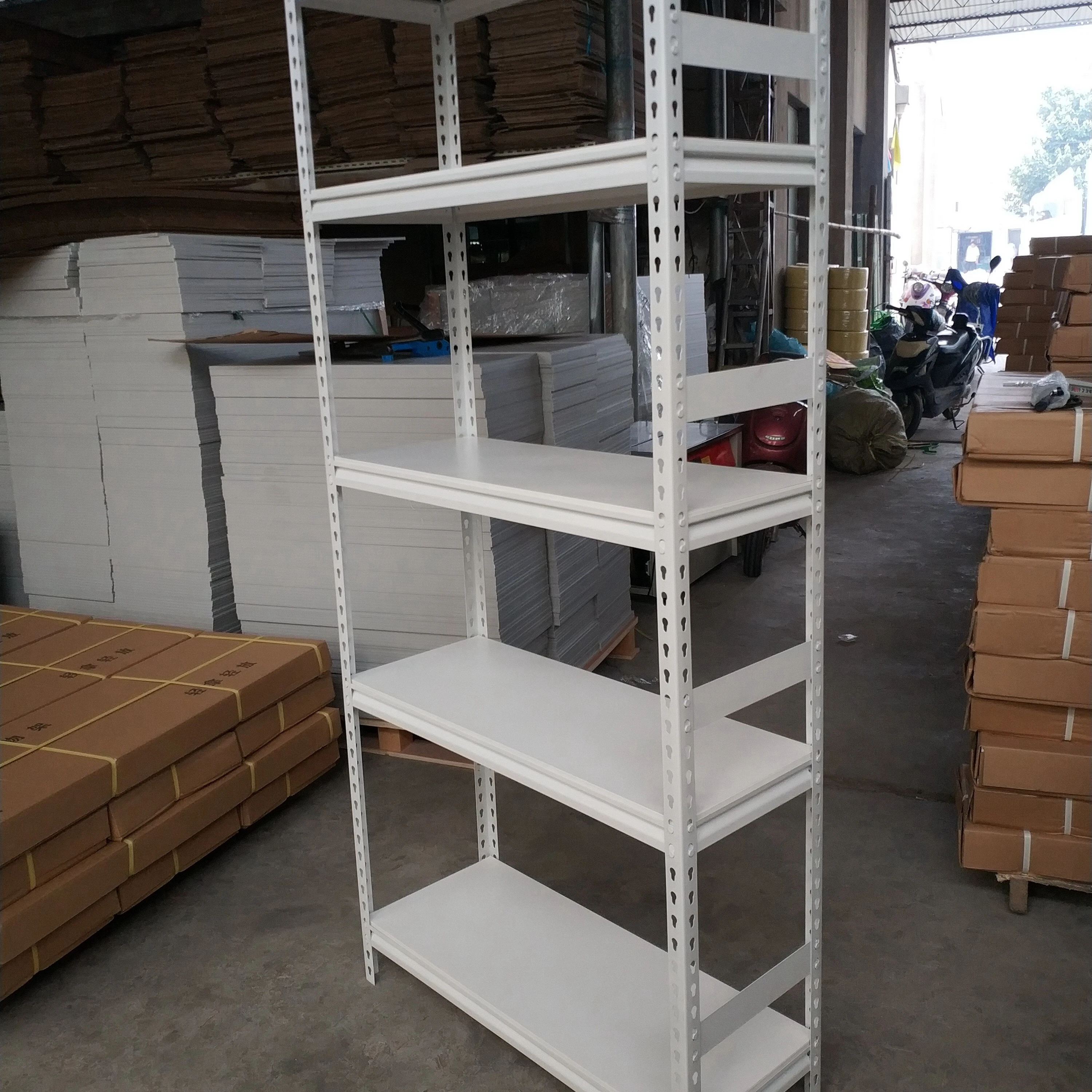 China 80kg Per Layer Warehouse Metal Shelf Light Duty Bolted Slotted Angle Steel Rack Shelves