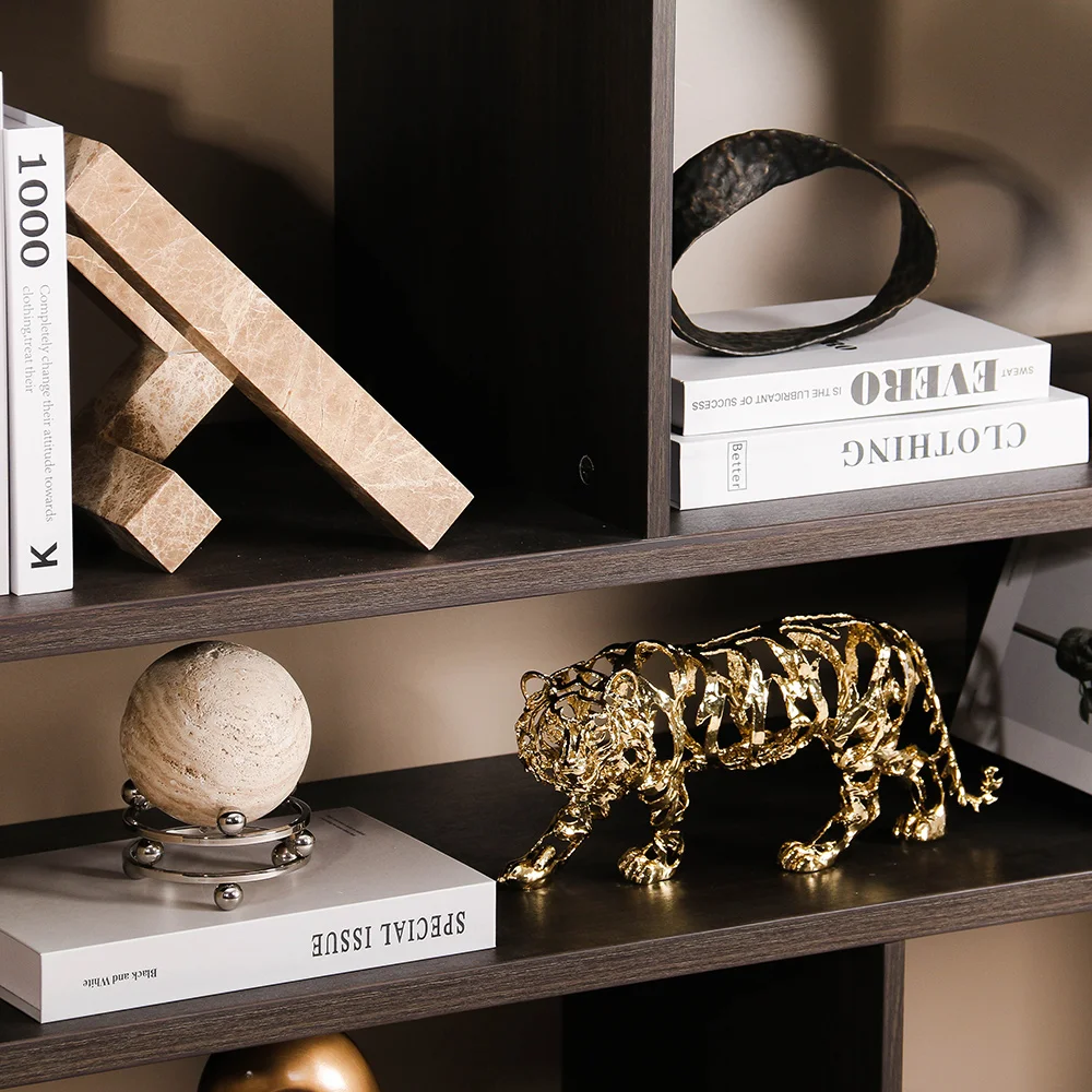 Desktop Aesthetic Room Decor Metal Art Sculpture Tiger Statue Home Decoration Tv Stand Decoration For Home Accessories