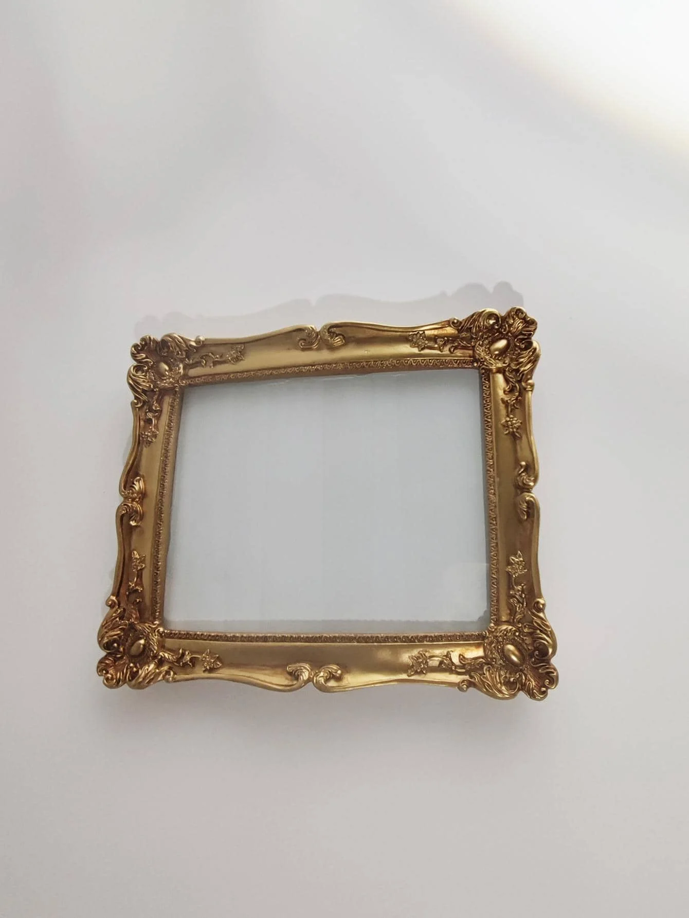 Vintage photo frame 4*6 5*7 8*10in resin picture frame with baroque style retro gold carve patterns  home decor wholesale