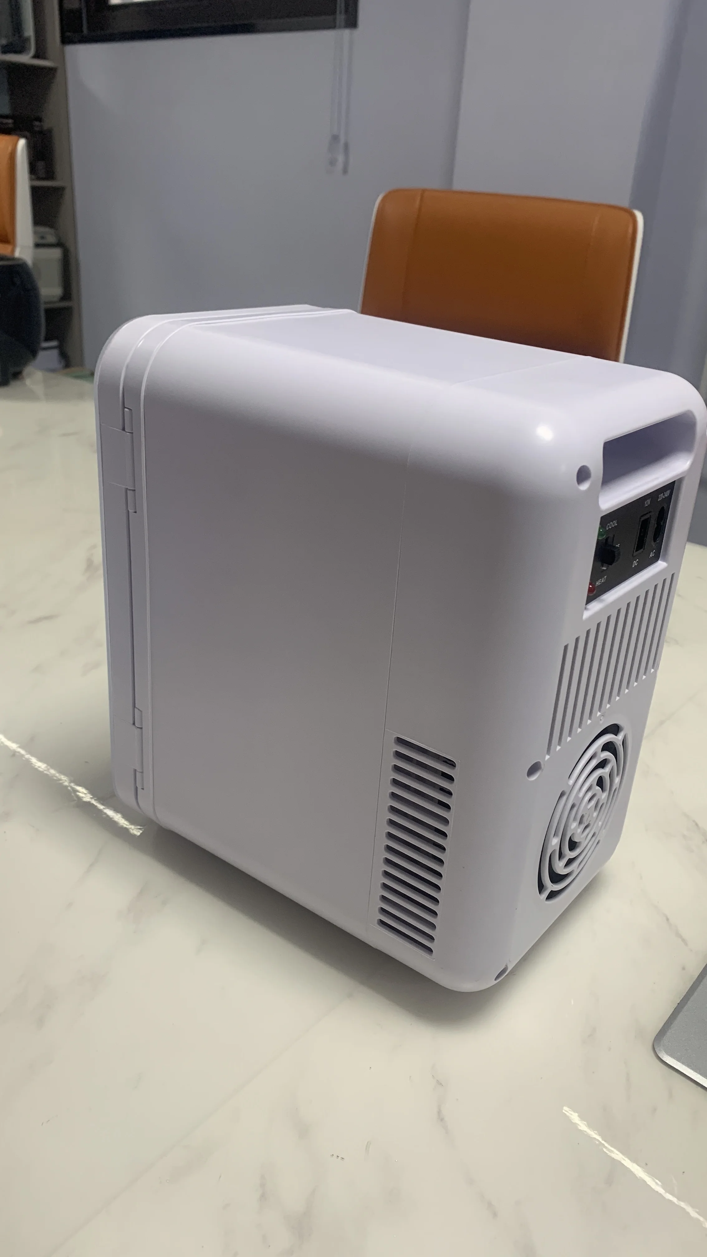 Hot Sale Custom Portable Mini Size Home Hotel Refrigerator Mini Small Fridge