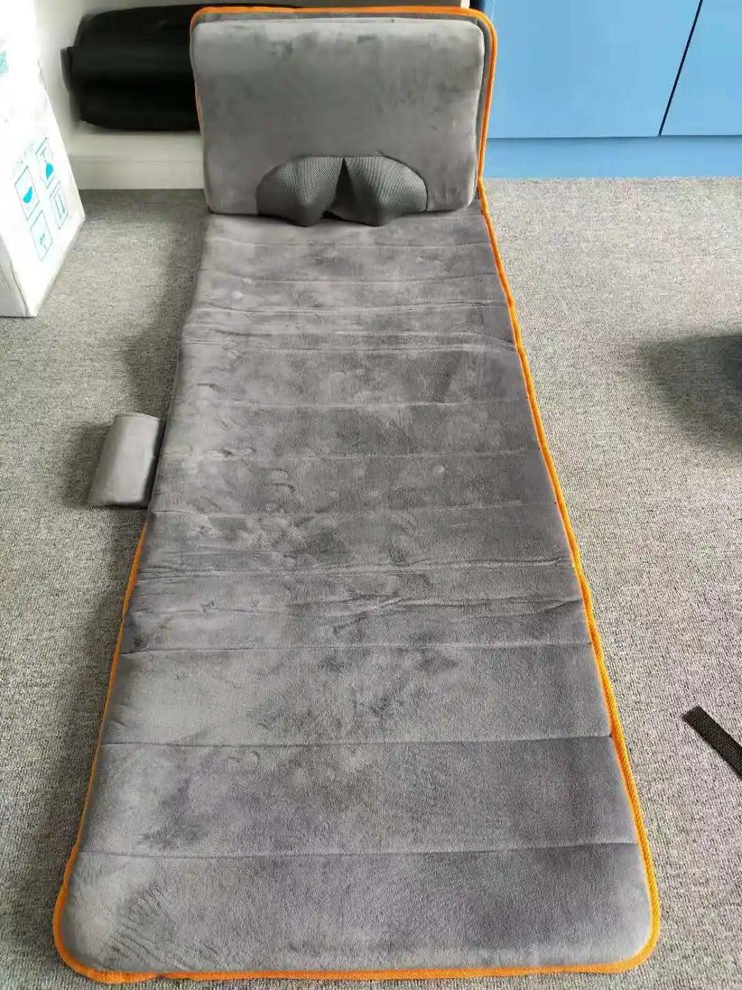 Shiatsu vibration massage mattress pad Physical therapy massage bed kneading vibrating heat massage matt