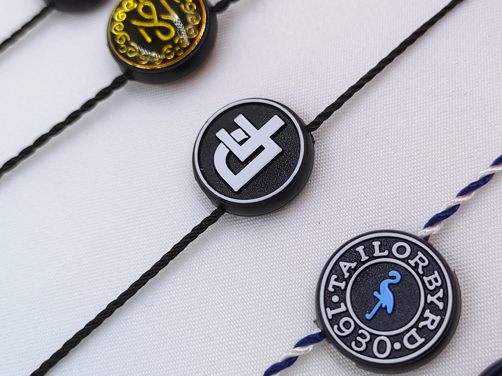 Customized Logo Wholesale Free Design Diverse Styles Shapes Seal Hang Tags for Clothing