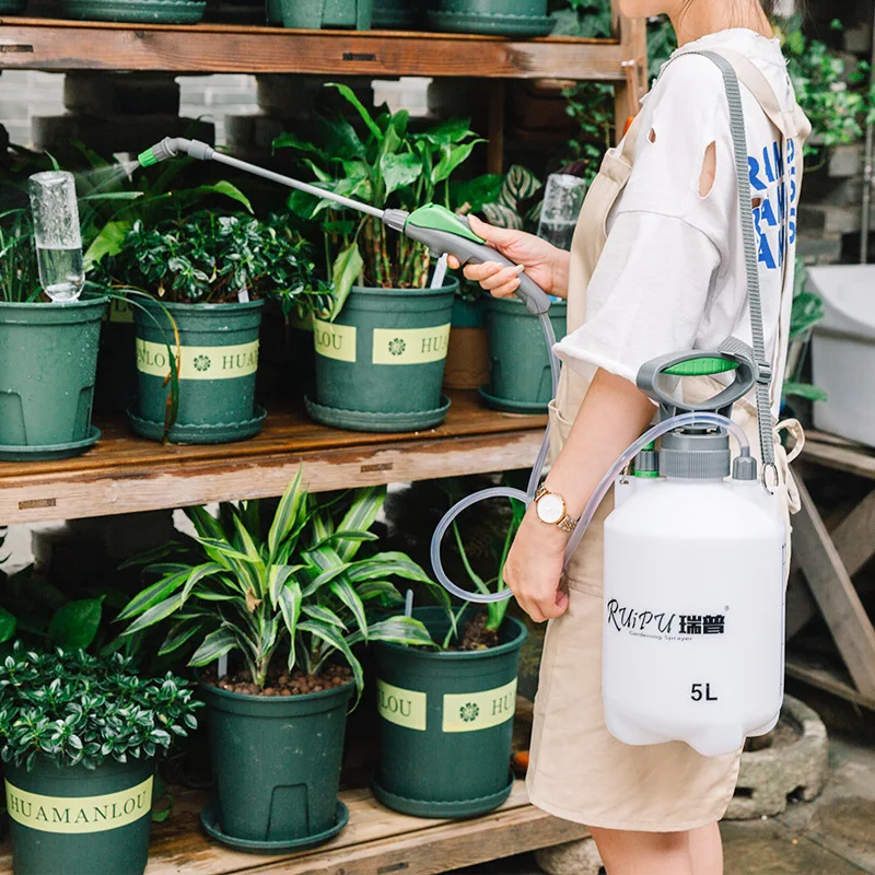 2022 hot selling pressure water sprayer household manual high pressure air pressure type Watering Garden Supplies