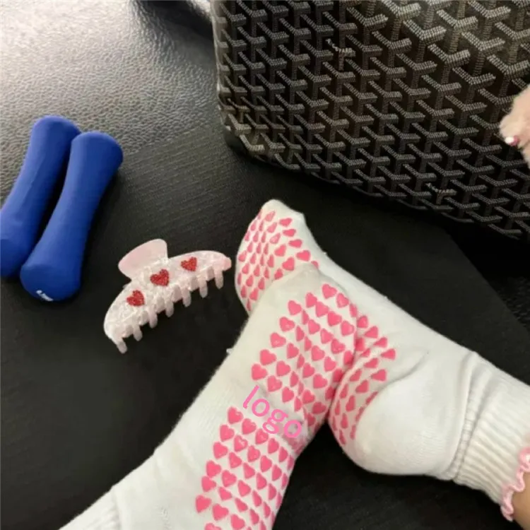 Anti Slip Yoga Pilates Grip Socks Logo Ballet Barre Cotton Crew Socks Custom Logo Grip Ruffled Pilates Yoga Socks for Women