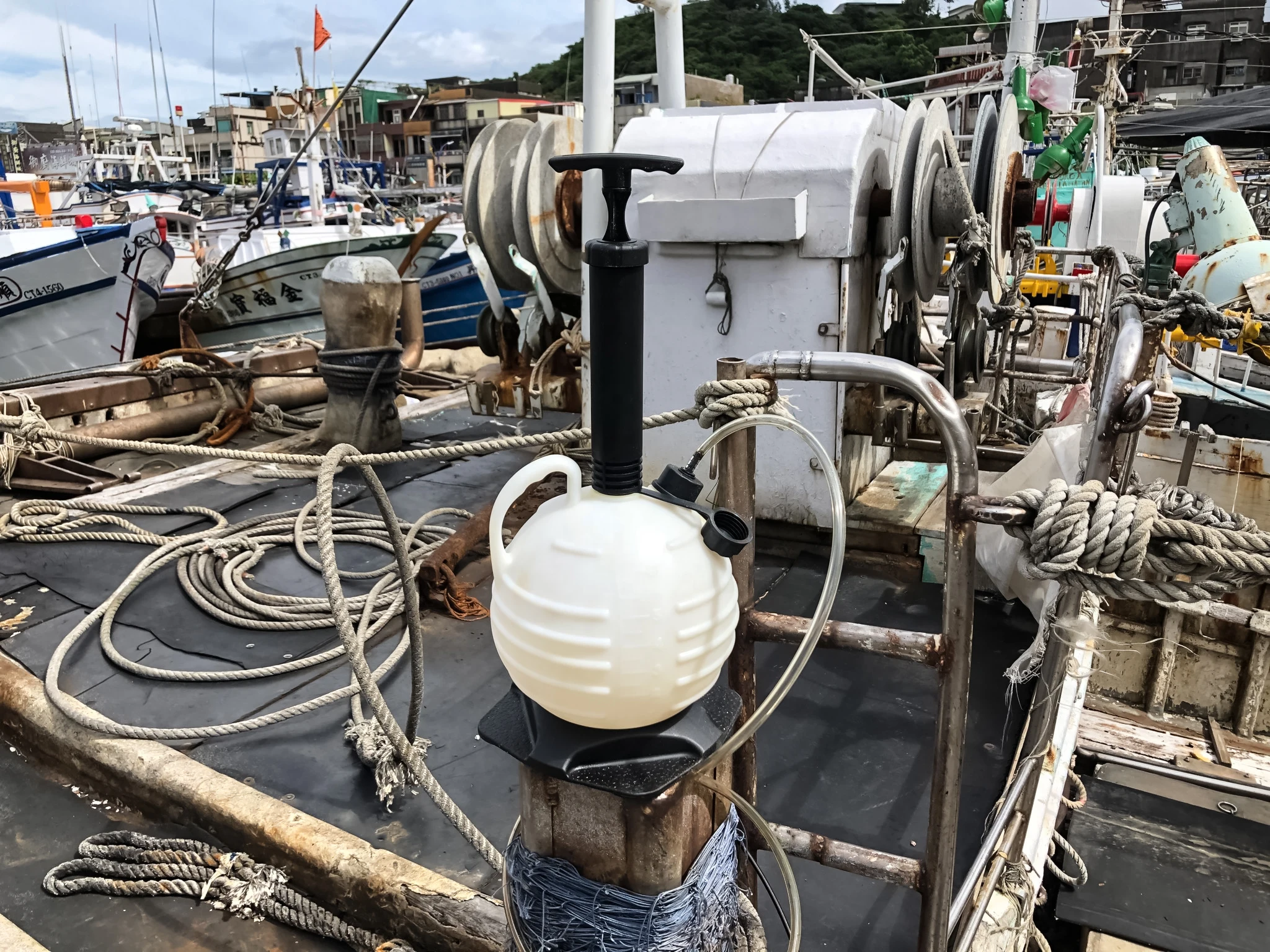 6L Vacuum Oil Extractor Machine Manual Plastic Fluid Pump For Automobile Watercraft and Powersports Vehicles