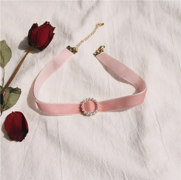 Wholesale adjustable 12mm flat pink velvet round pearl cord necklaces