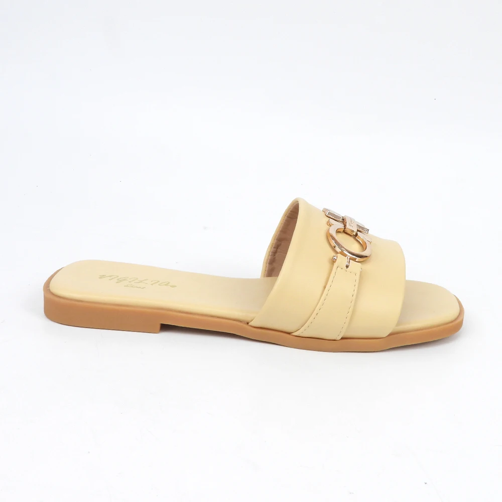 Hot Style Red Fashion Minimalistic Golden Metal Buckle Chic Sandals Flat Double Ring Chain Outdoor Women Casual Ladies Slipper