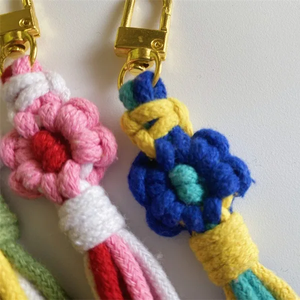 Wholesale INS woven Crochet Flower KeyChain Accessories Handmade Bohemian Boho Daisy flowers Tassel Keychain