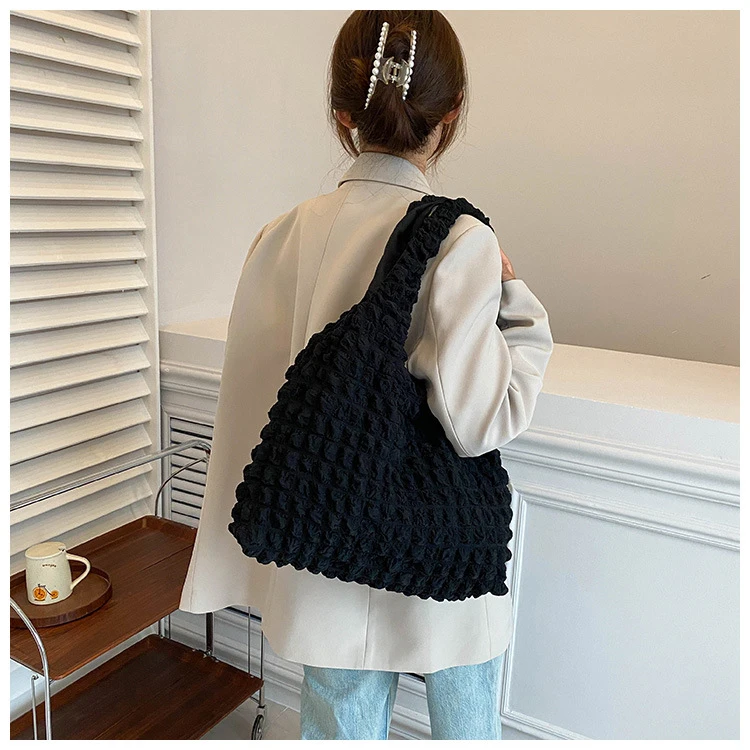 Factory Summer 2023 New Summer Women Simple Handbag Cloud Puff Flower Shoulder Bag