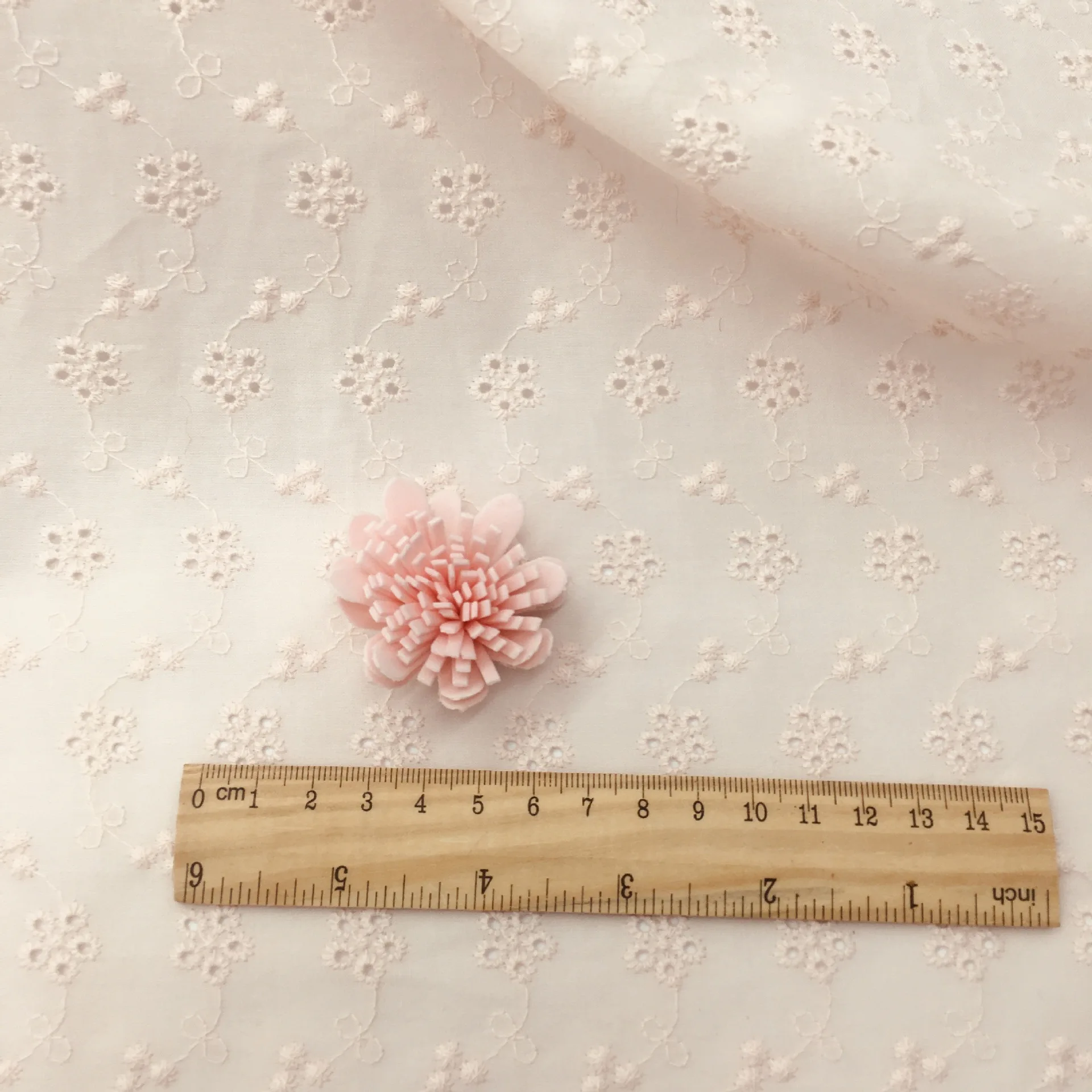 100% Sustainable Cotton Shirt Dress Eco-Friendly Floral Embroidery Lace Fabric High Quality Wholesale Embroidered Textile