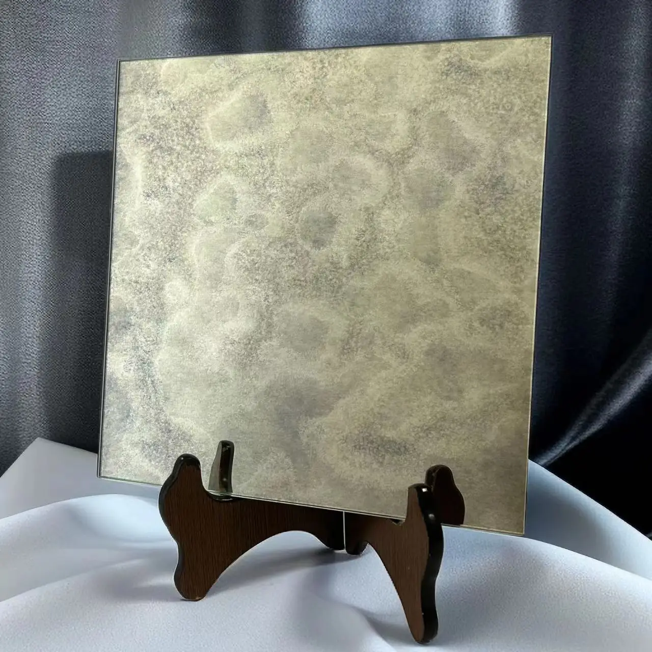 China Manufacture High Quality Flat Sheet Mirror Tiles Unique Design Style Art Wall Furniture Decorative Antique Mirror Glass