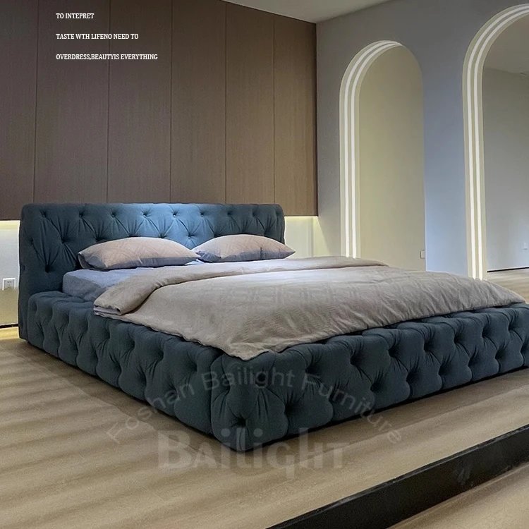 European Style Modern Italian Furniture Wood Luxury Classic King Size Wooden Bed with Storage