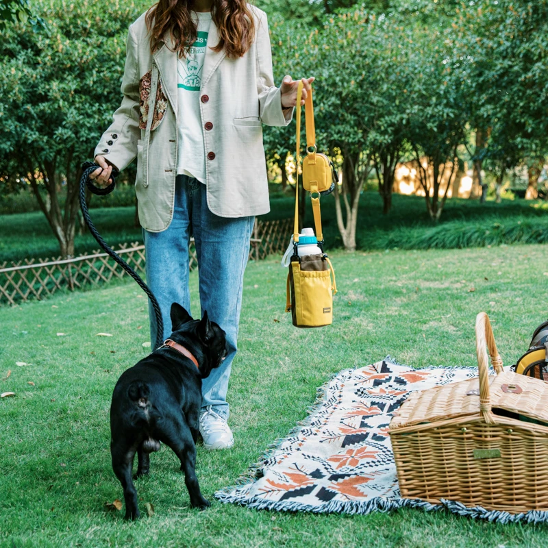 Insulated Dog Water Bottle 3 in 1 32oz 64oz Custom Double Wall Stainless Steel Portable Dog Water Bottle Pet Feeder Bowl