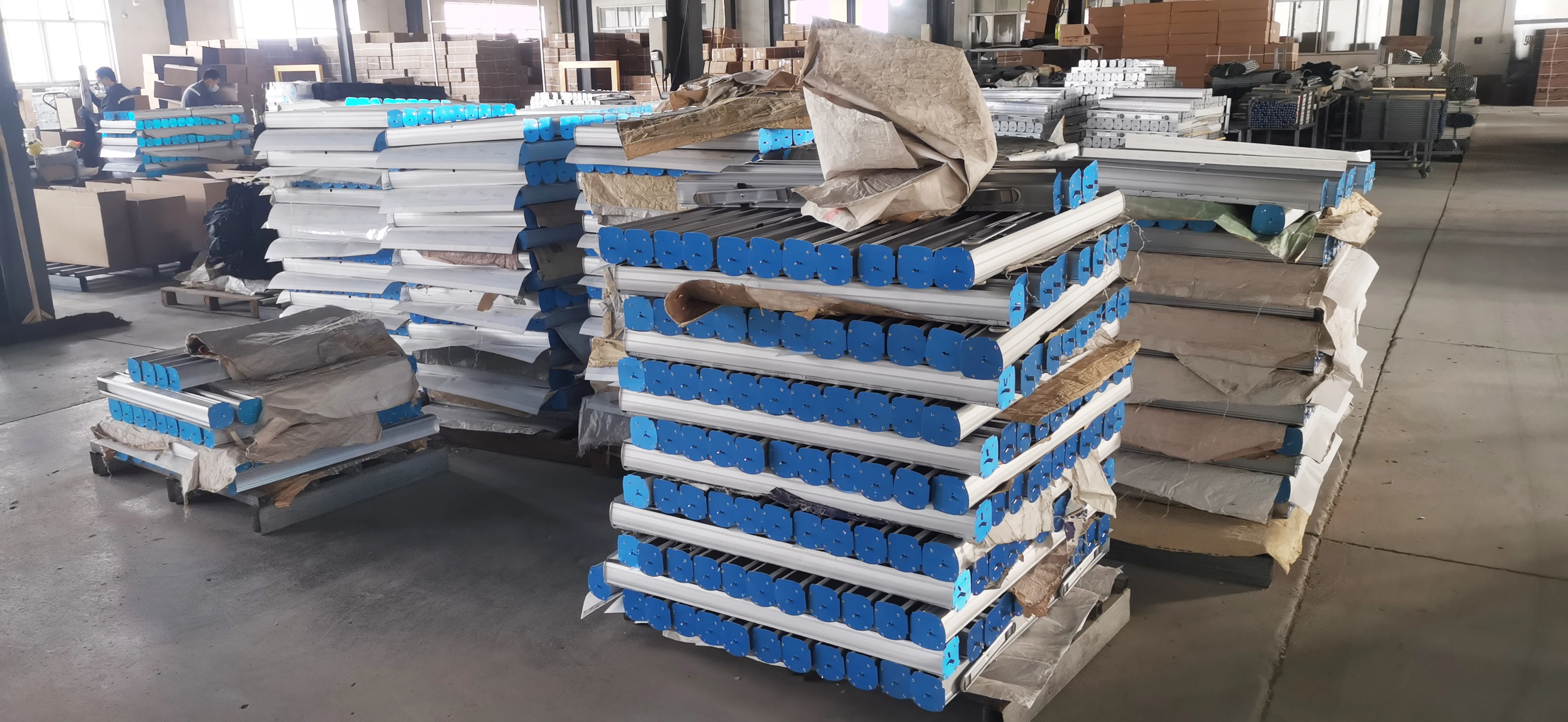 Good Quality Low Price Exhibition Banner Standard Roll up With Plastic Feet