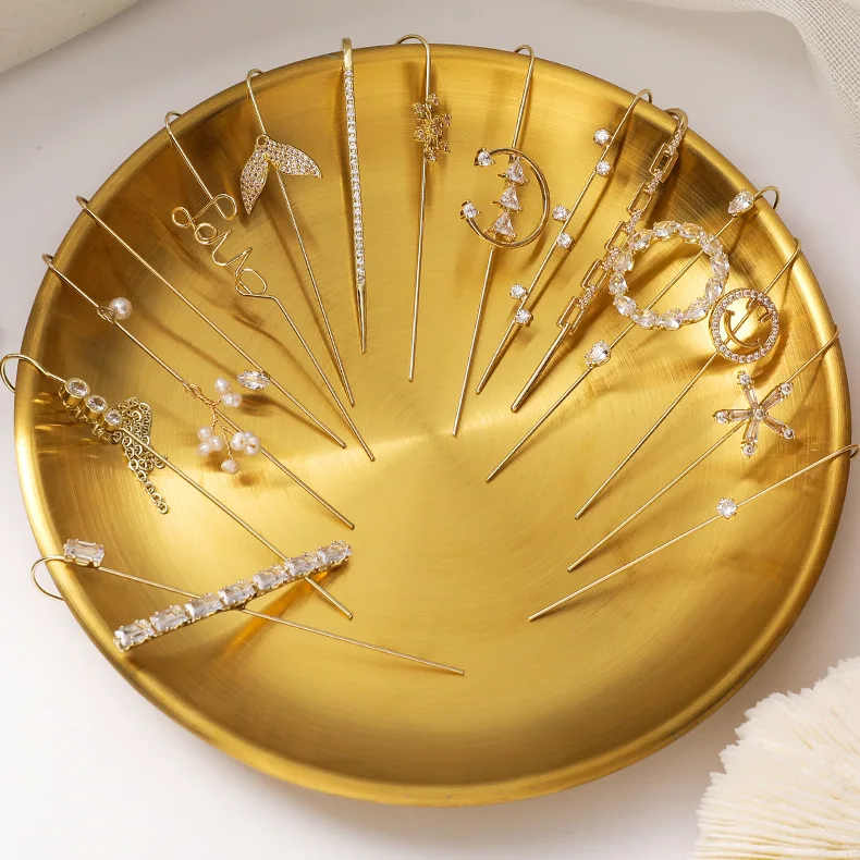 2022 Charm Zircon Gold Plated Lightning Bolt Chain Safety Pins Cartilage Piercing Ear Wrap Crawler Hook Earrings Jewelry Cuff