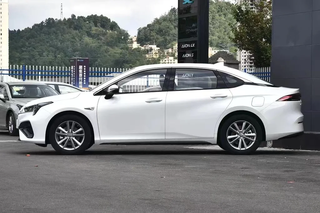 2023 New Energy Electric GAC AION S Plus with Pure Electric Four-door Five-seat Three-carriage Cheap wholesale