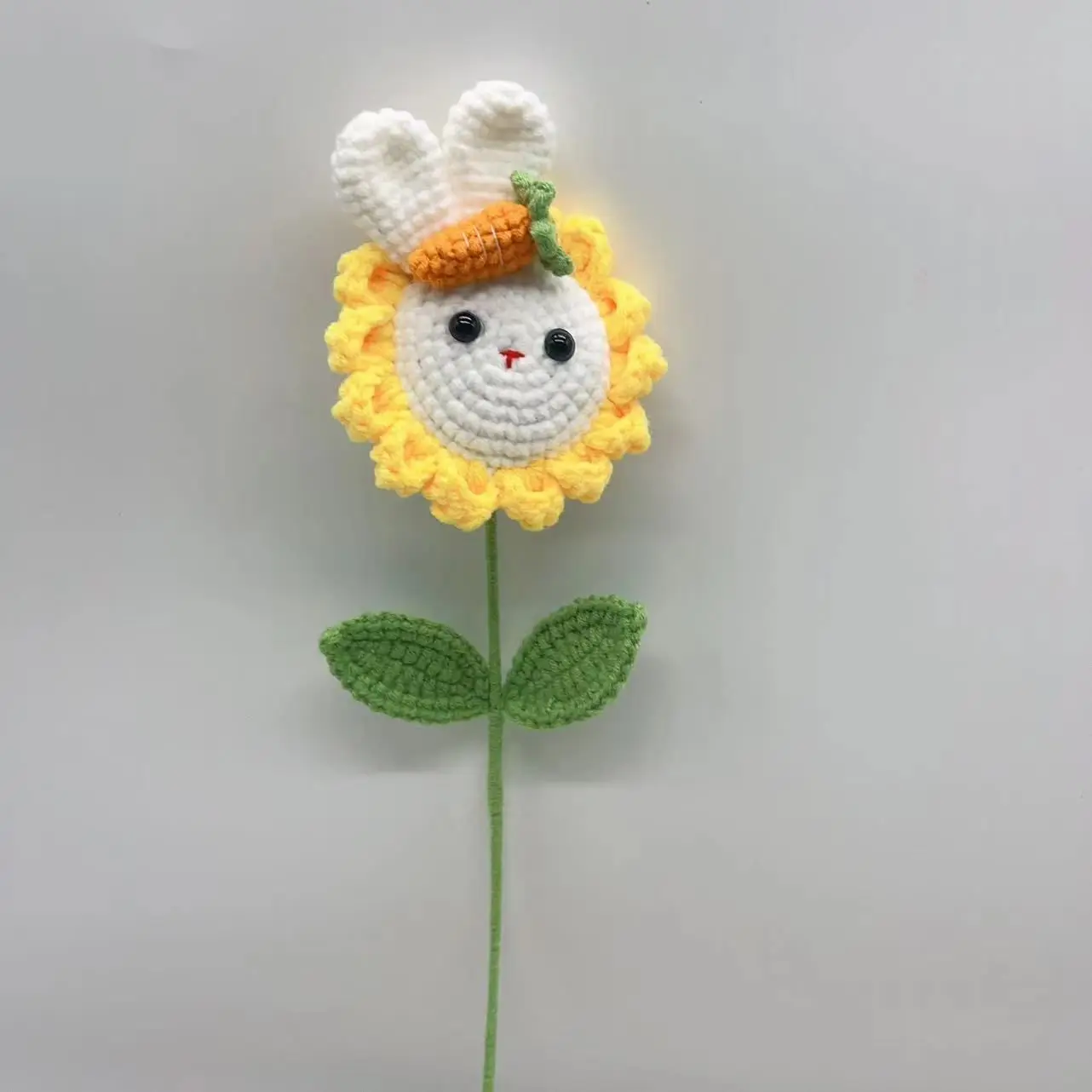 Knitted bunny bouquet with yarn cute radish handcrafted creative cartoon animal bouquet doll crochet flower
