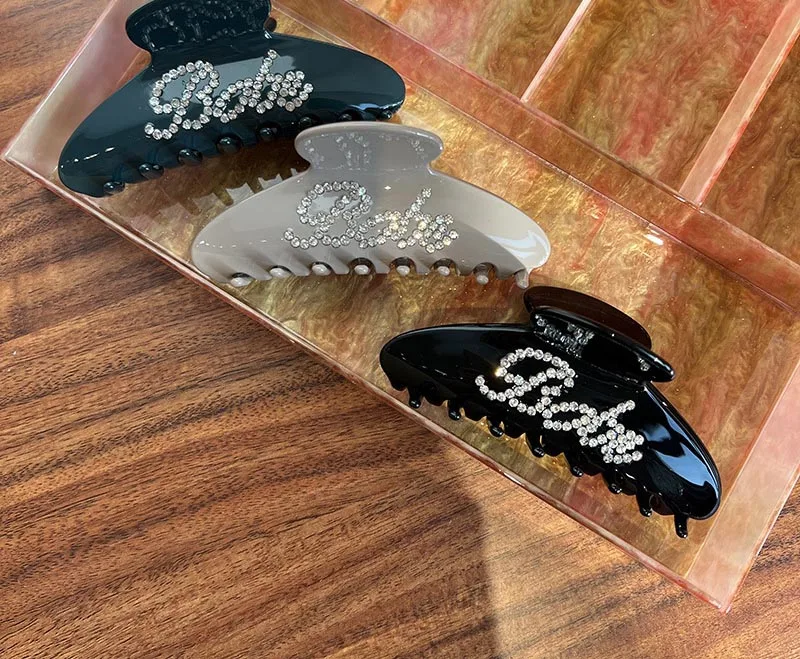 High Quality Rhinestone Letters Babe Acrylic Acetate Hair Claw Clip 11Cm Diamond Barrettes Women Shark Clips Hairpin Accessories