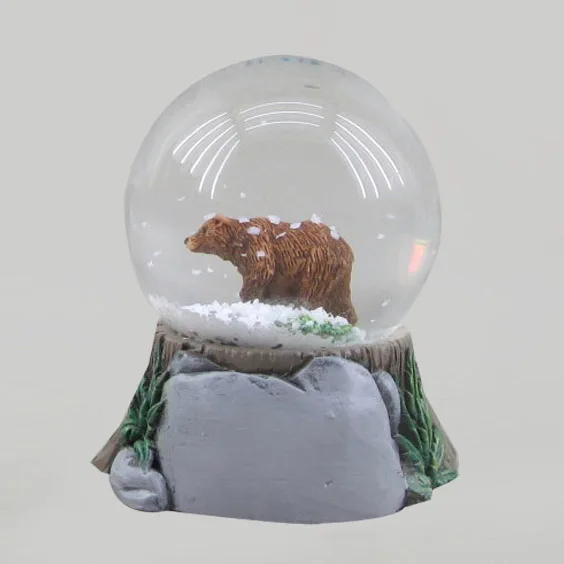 45mm Souvenir Wolf Snow Globe Custom Animal Zoo Water Globe Resin Moose Glass Snow Ball