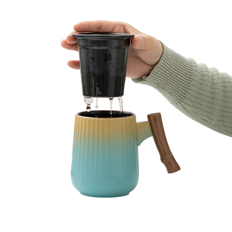 Wholesale customize logo wood handle coffee tea mug ceramic mug with lid Gradient color water cup with wooden handle