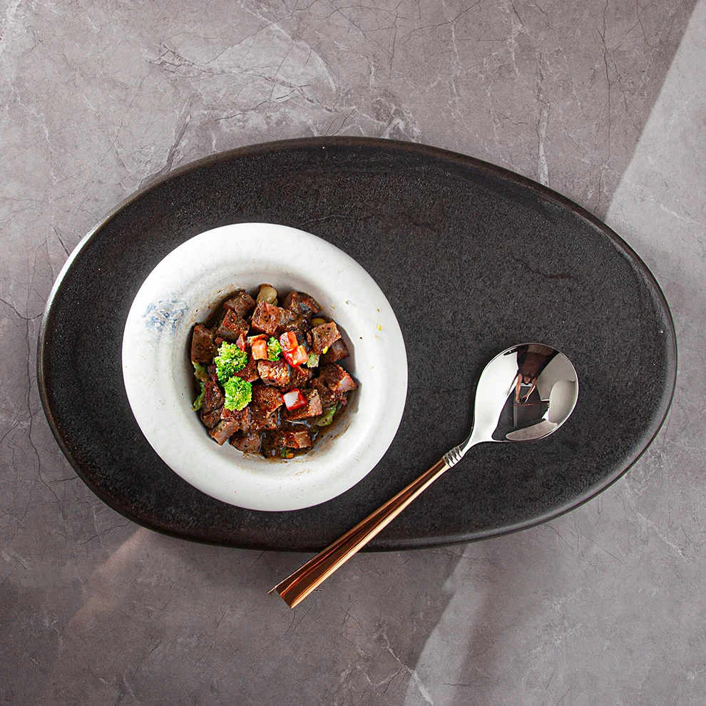 Shabby Chic OEM ODM Accepted Dinnerware Hotel 5.5 Inch White Color Ceramic Bowl Restaurant Artistic Feel Half Ball Soup Bowls