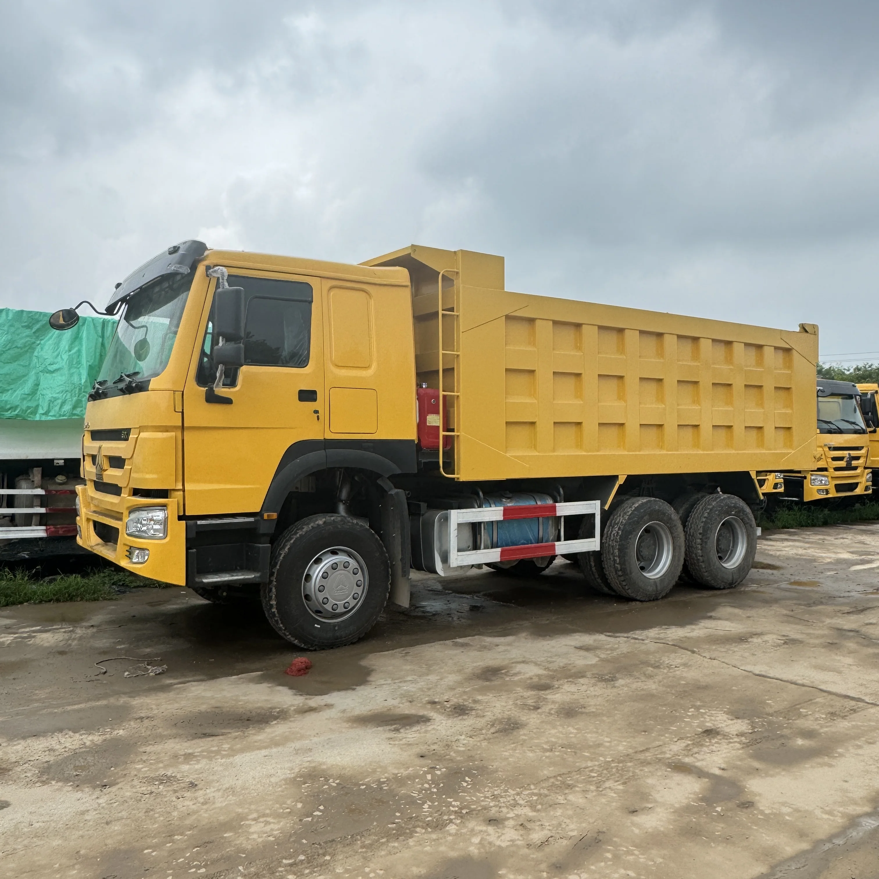 10-колесный самосвал Sinotruk Howo 371 л.с.