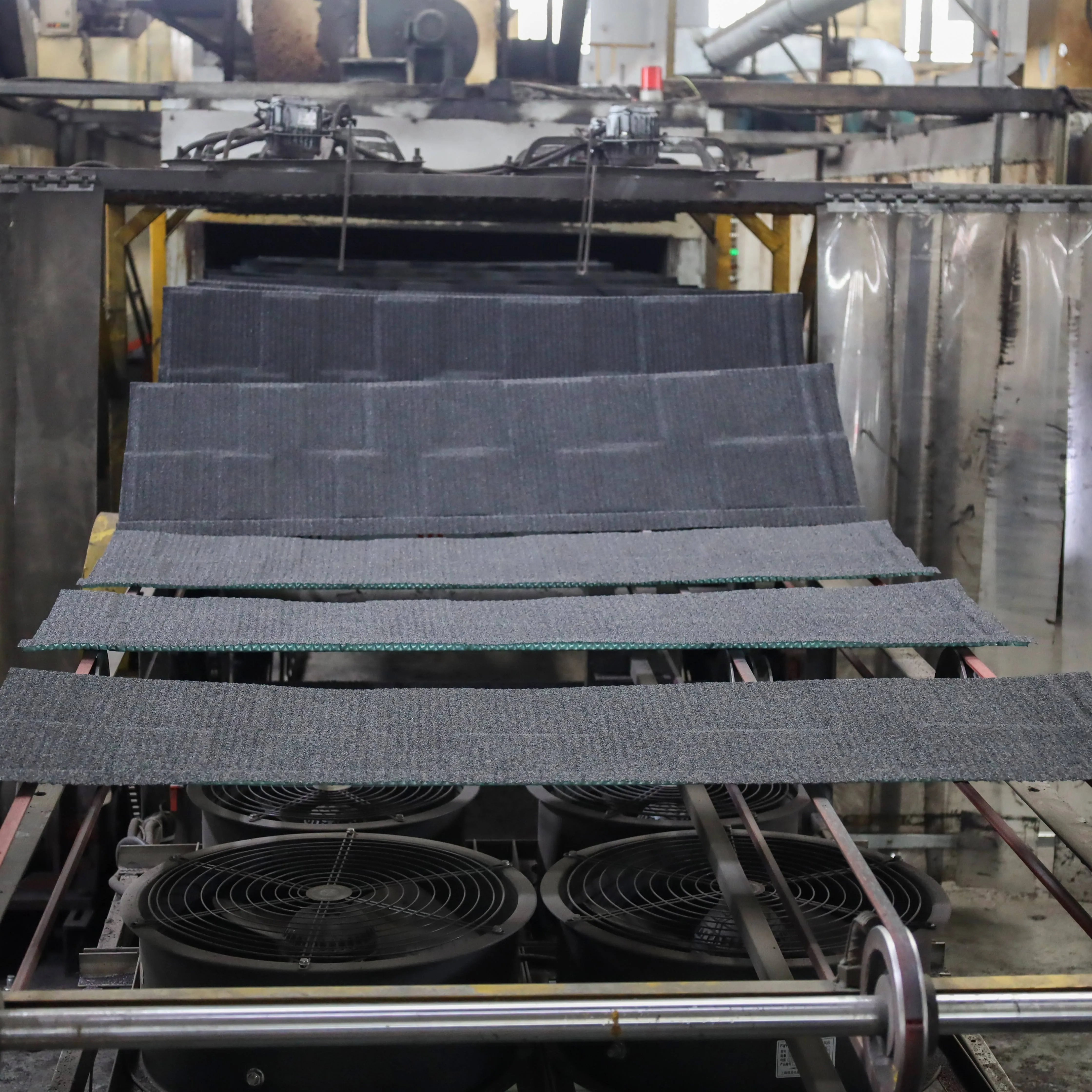 Building roofing materials New Zealand technology lightweight insulated colorful stone coated metal roof tiles