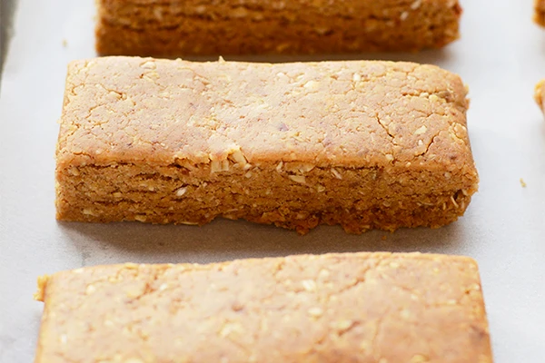 Factory Price High Quality Automatic Small Protein Bar Making Machine / Energy Bar Production Line