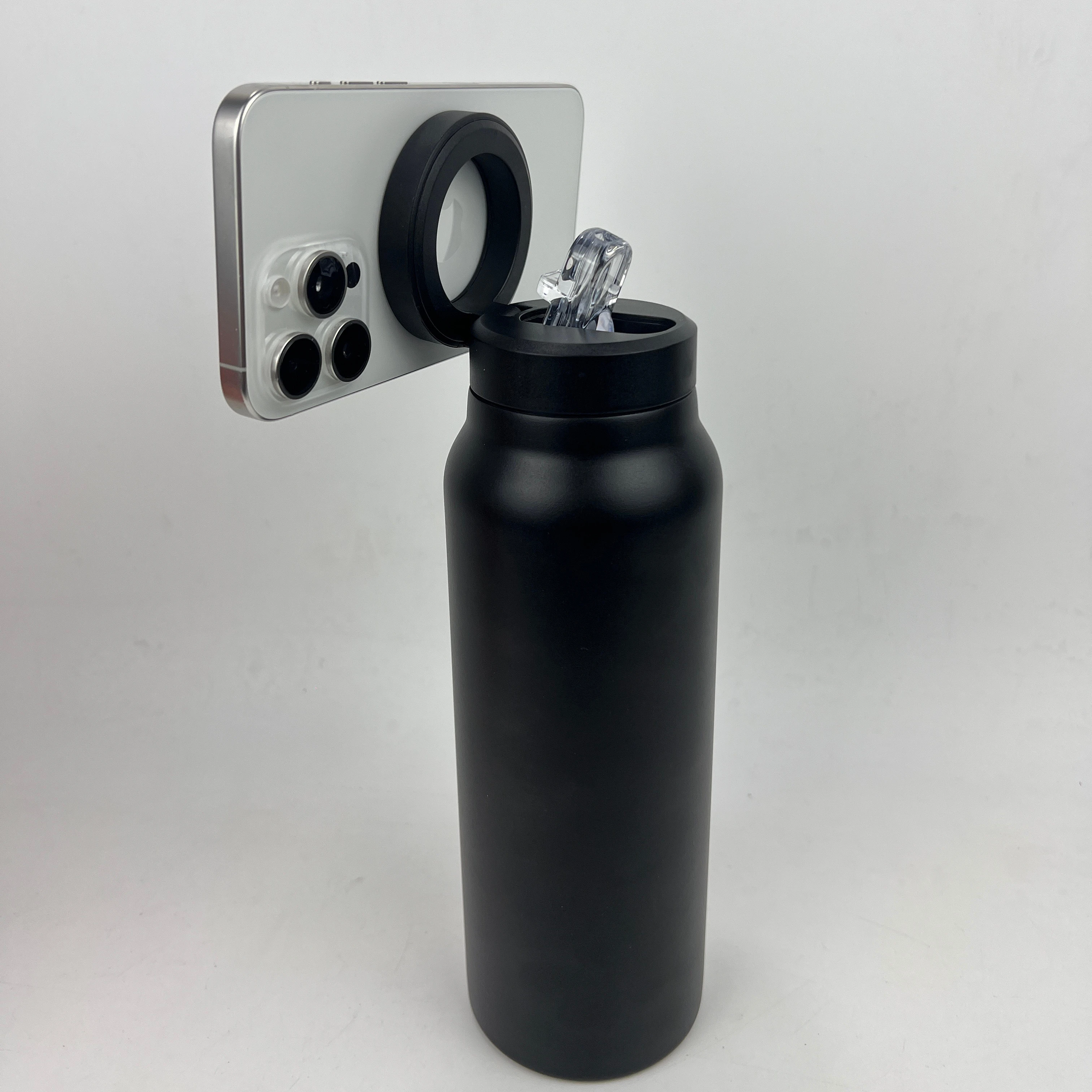 Custom 24oz Insulated phone holder adjustable Stainless Steel Drink thermos magsafe ring water bottle with magnet