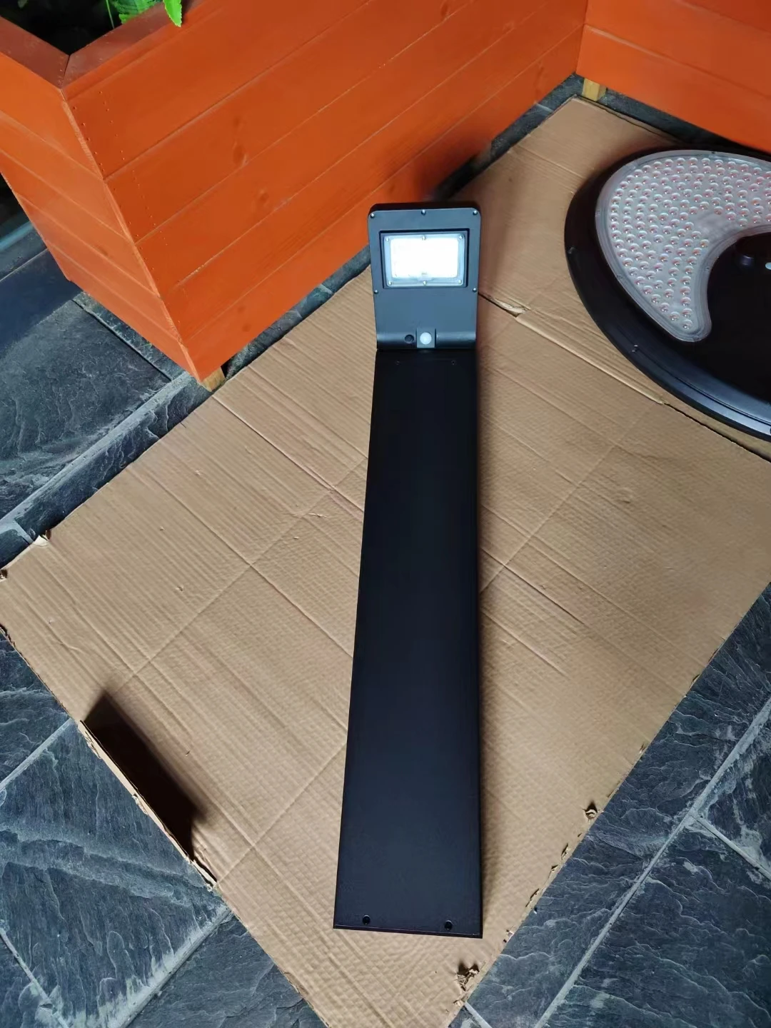 Solar Wall Light with PIR Sensor