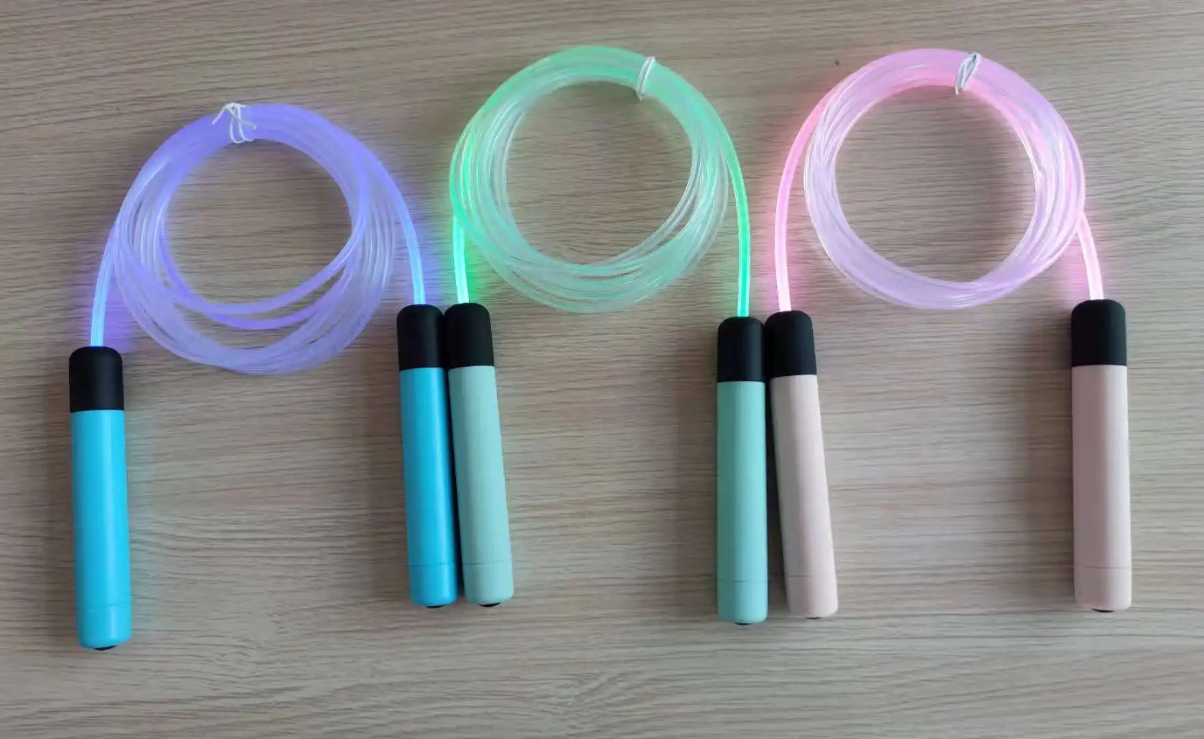 100%Factory Direct New Listing Light Up LED Jump Rope Colorful Glow Skipping Rope for Children and Adults